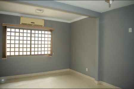 Casa para alugar com 230m², 4 quartos e 3 vagas