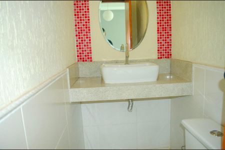 Casa para alugar com 230m², 4 quartos e 3 vagas