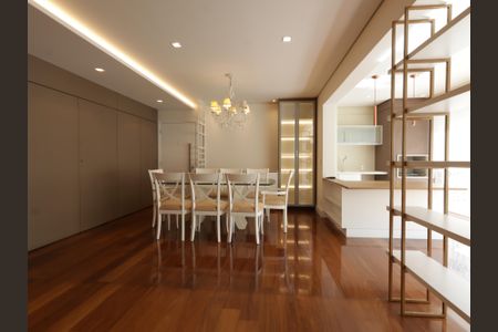 Apartamento à venda com 130m², 3 quartos e 2 vagasSala