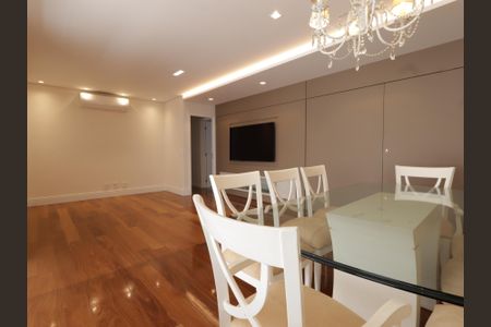 Apartamento à venda com 130m², 3 quartos e 2 vagasSala