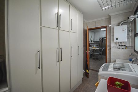 Apartamento à venda com 146m², 4 quartos e 3 vagas Apartamento à venda com 146m², 4 quartos e 3 vagasÁrea de Serviço