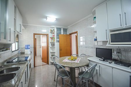 Apartamento à venda com 146m², 4 quartos e 3 vagas Apartamento à venda com 146m², 4 quartos e 3 vagasCozinha