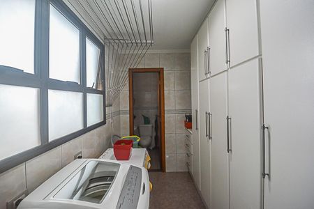 Apartamento à venda com 146m², 4 quartos e 3 vagas Apartamento à venda com 146m², 4 quartos e 3 vagasÁrea de Serviço