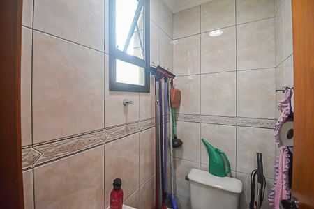 Apartamento à venda com 146m², 4 quartos e 3 vagas Apartamento à venda com 146m², 4 quartos e 3 vagasBanheiro de serviço