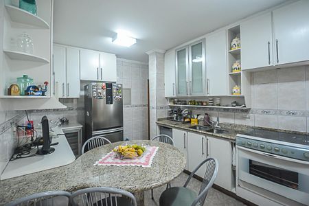Apartamento à venda com 146m², 4 quartos e 3 vagas Apartamento à venda com 146m², 4 quartos e 3 vagasCozinha