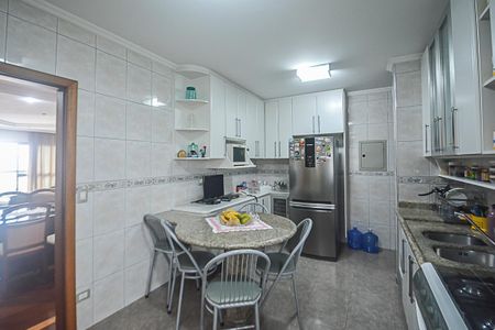 Apartamento à venda com 146m², 4 quartos e 3 vagas Apartamento à venda com 146m², 4 quartos e 3 vagasCozinha