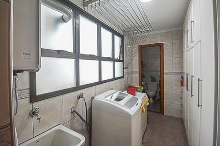 Apartamento à venda com 146m², 4 quartos e 3 vagas Apartamento à venda com 146m², 4 quartos e 3 vagasÁrea de Serviço