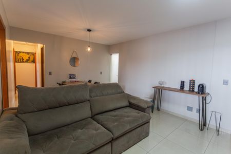 Sala de apartamento à venda com 3 quartos, 120m² em Sagrada Família, Belo Horizonte