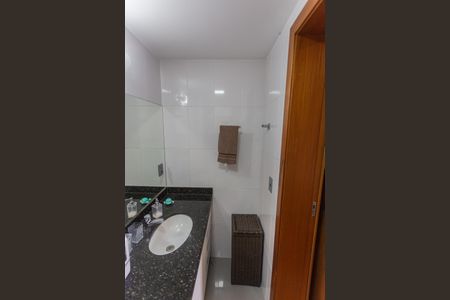 Apartamento à venda com 120m², 3 quartos e 2 vagas Apartamento à venda com 120m², 3 quartos e 2 vagasBanheiro da Suíte