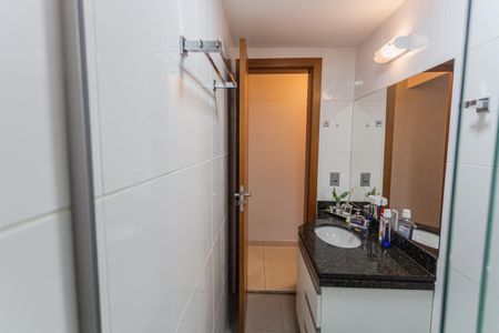 Apartamento à venda com 120m², 3 quartos e 2 vagas Apartamento à venda com 120m², 3 quartos e 2 vagasBanheiro Social