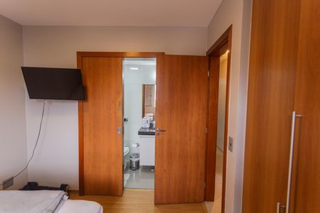 Apartamento à venda com 120m², 3 quartos e 2 vagas Apartamento à venda com 120m², 3 quartos e 2 vagasSuíte