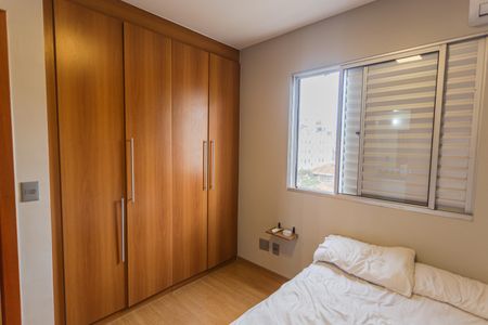 Suíte de apartamento à venda com 3 quartos, 120m² em Sagrada Família, Belo Horizonte