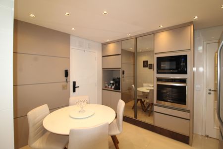 Apartamento à venda com 150m², 3 quartos e 3 vagasCozinha