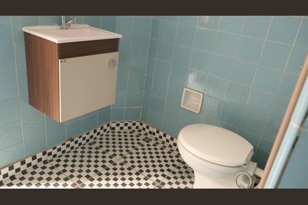 Banheiro de kitnet/studio para alugar com 1 quarto, 31m² em Bela Vista, São Paulo