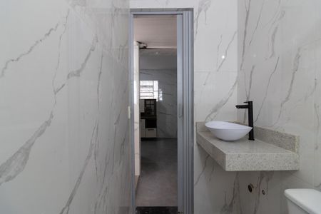 Banheiro de casa para alugar com 1 quarto, 45m² em Vila Matilde, São Paulo