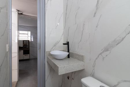 Banheiro de casa para alugar com 1 quarto, 45m² em Vila Matilde, São Paulo