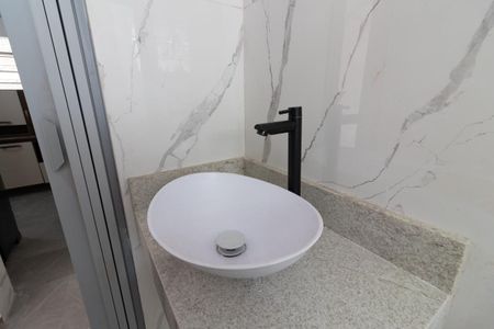 Banheiro de casa para alugar com 1 quarto, 45m² em Vila Matilde, São Paulo