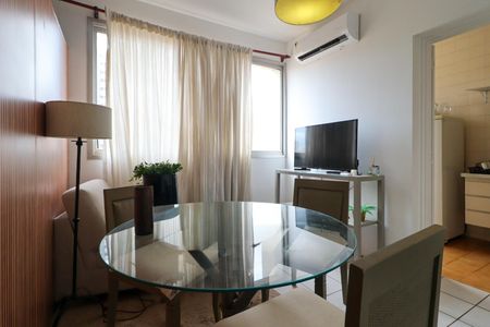 Sala de apartamento para alugar com 1 quarto, 38m² em Centro, Ribeirão Preto