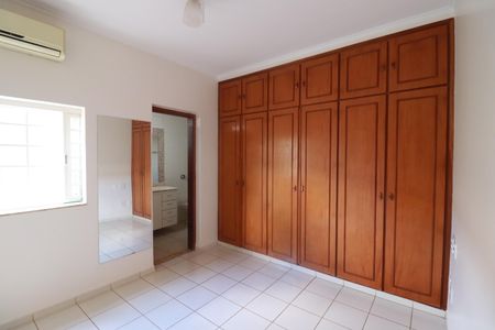 Casa para alugar com 240m², 3 quartos e 3 vagasSuite 2