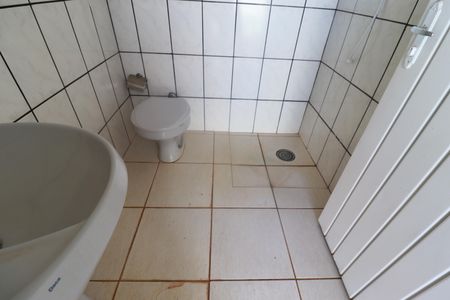 Casa para alugar com 240m², 3 quartos e 3 vagasBanheiro de serviço 