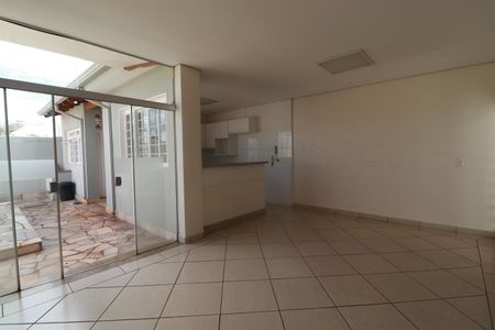 Casa para alugar com 240m², 3 quartos e 3 vagasCozinha 