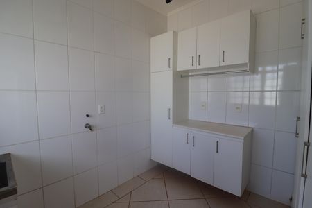 Casa para alugar com 240m², 3 quartos e 3 vagasÁrea de serviço 