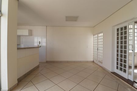 Casa para alugar com 240m², 3 quartos e 3 vagasCozinha 