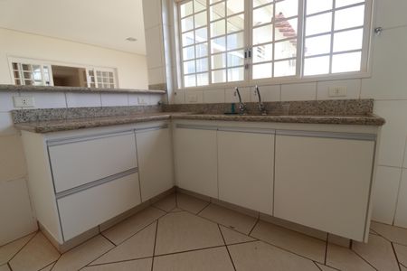 Casa para alugar com 240m², 3 quartos e 3 vagasCozinha 