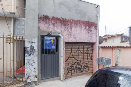 Casa para alugar com 45m², 1 quarto e 1 vaga Casa para alugar com 45m², 1 quarto e 1 vagaFachada