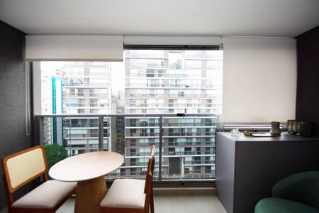 varanda sala de kitnet/studio à venda com 1 quarto, 27m² em Jardim Paulista, São Paulo