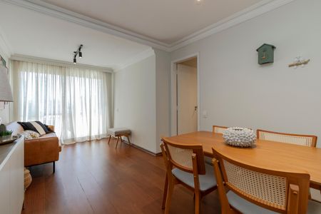 Apartamento para alugar com 67m², 2 quartos e 1 vagaSala