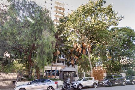 Apartamento para alugar com 67m², 2 quartos e 1 vagaFachada