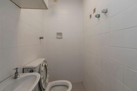 Apartamento para alugar com 67m², 2 quartos e 1 vagaBanheiro de Serviço
