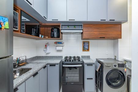 Cozinha de apartamento para alugar com 2 quartos, 48m² em Palmeiras, Belo Horizonte