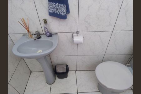Banheiro de casa para alugar com 1 quarto, 32m² em Batistini, São Bernardo do Campo