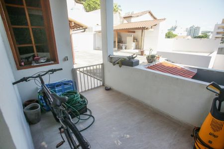 Casa à venda com 400m², 5 quartos e 3 vagasVaranda da Suíte 2