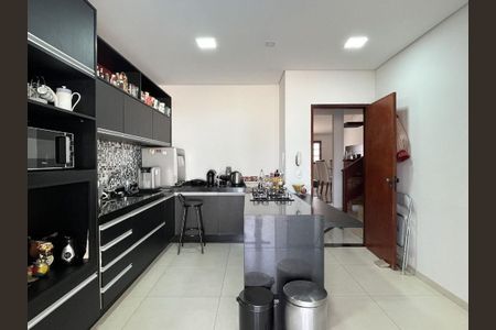 Casa à venda com 3 quartos, 220m² em Mansões Santo Antônio, Campinas