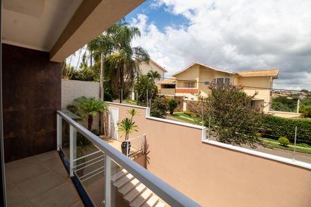 Casa à venda com 288m², 4 quartos e 4 vagasVaranda Quarto 2