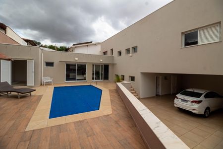 Casa à venda com 288m², 4 quartos e 4 vagasÁrea comum