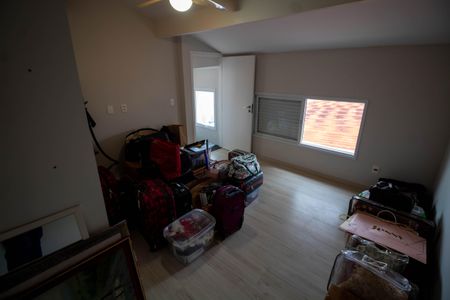 Casa à venda com 288m², 4 quartos e 4 vagasSuíte 1