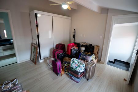 Casa à venda com 288m², 4 quartos e 4 vagasSuíte 1