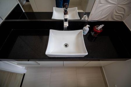 Casa à venda com 288m², 4 quartos e 4 vagasBanheiro Social