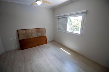 Casa à venda com 288m², 4 quartos e 4 vagasSuíte 2