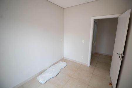 Casa à venda com 288m², 4 quartos e 4 vagasEscritório