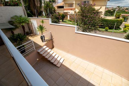 Casa à venda com 288m², 4 quartos e 4 vagasVista Sacada Quarto 1