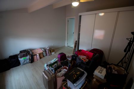 Casa à venda com 288m², 4 quartos e 4 vagasSuíte 1