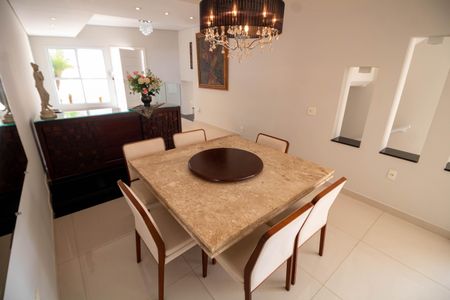 Casa à venda com 288m², 4 quartos e 4 vagasCopa