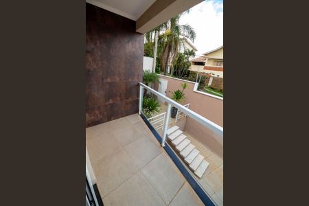 Casa à venda com 288m², 4 quartos e 4 vagasSacada Quarto 1