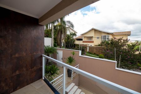 Casa à venda com 288m², 4 quartos e 4 vagasSacada Quarto 1