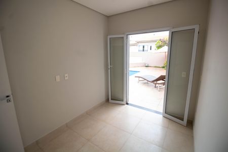 Casa à venda com 288m², 4 quartos e 4 vagasEscritório